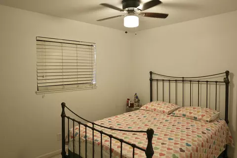Bedroom - 43884 Aztec St, Indio, CA 92203 photo 4 of 5