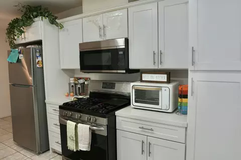 Kitchen - 43884 Aztec St, Indio, CA 92203 photo 6 of 8