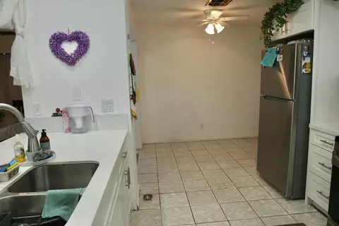 Kitchen - 43884 Aztec St, Indio, CA 92203 photo 5 of 8