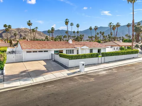 2943 Guadalupe Rd, Palm Springs, CA 92264