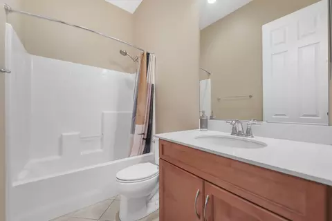 Bath - 43670 Treviso Dr, Indio, CA 92203 photo 3 of 3