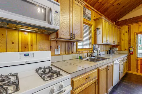 880 Edgemoor Rd, Big Bear Lake, CA 92315 photo 11