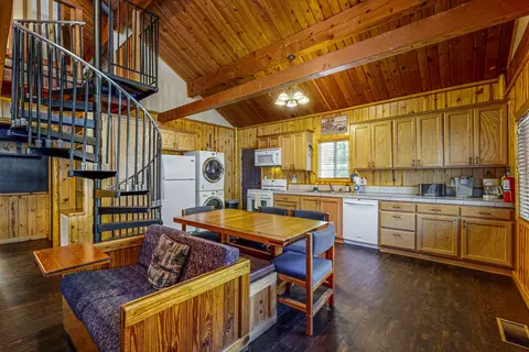 880 Edgemoor Rd, Big Bear Lake, CA 92315 photo 9