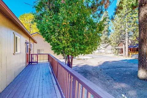 880 Edgemoor Rd, Big Bear Lake, CA 92315 photo 23