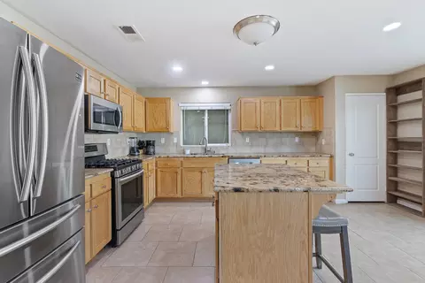 Kitchen - 41154 Stimson Ct, Indio, CA 92203 photo 5 of 5