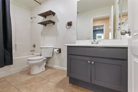 Bath - 41154 Stimson Ct, Indio, CA 92203 photo 1 of 3