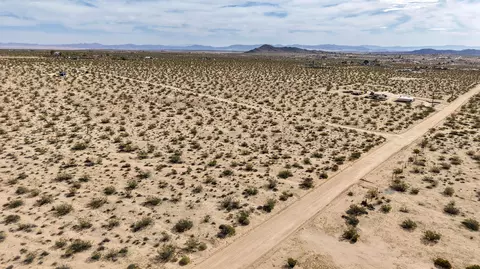 80 Sunny Sands Dr, Joshua Tree, CA 92252