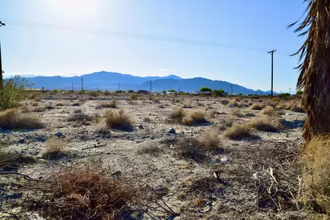 2833 Beachcomber Ave, Thermal, CA 92274