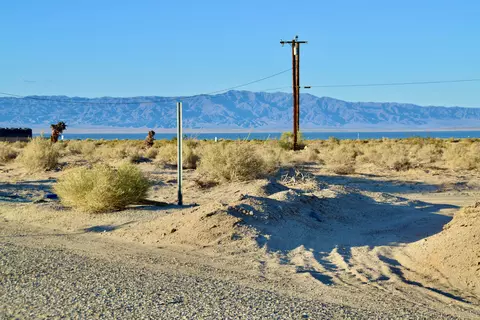 2896 Crystal Lake Ave, Thermal, CA 92274
