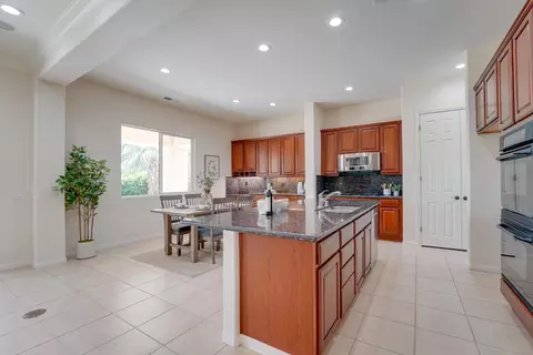 Kitchen - 48202 Chesapeake Pl, Indio, CA 92201 photo 4 of 6