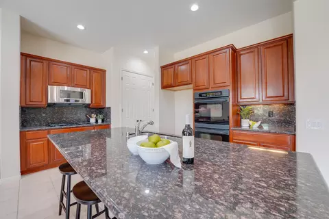 Kitchen - 48202 Chesapeake Pl, Indio, CA 92201 photo 5 of 6