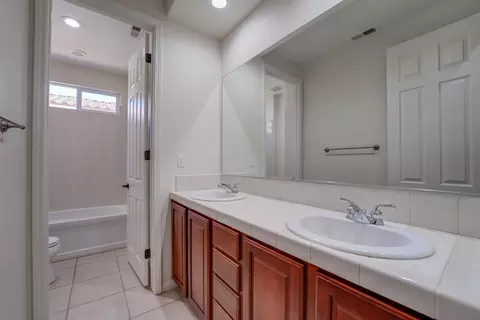 Bath - 48202 Chesapeake Pl, Indio, CA 92201 photo 7 of 8