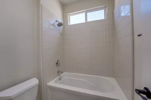Bath - 48202 Chesapeake Pl, Indio, CA 92201 photo 8 of 8
