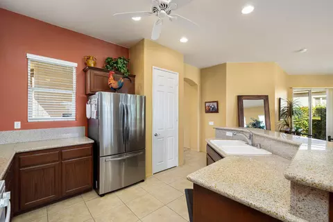 Kitchen - 49670 Wayne St, Indio, CA 92201 photo 5 of 7
