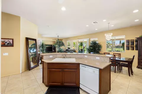Kitchen - 49670 Wayne St, Indio, CA 92201 photo 6 of 7