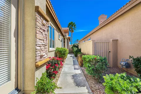 Exterior - 49670 Wayne St, Indio, CA 92201 photo 6 of 13