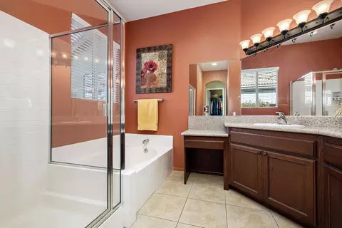 Bath - 49670 Wayne St, Indio, CA 92201 photo 2 of 4