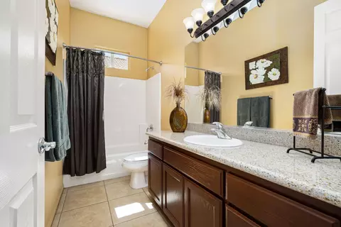 Bath - 49670 Wayne St, Indio, CA 92201 photo 3 of 4
