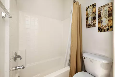 Bath - 49670 Wayne St, Indio, CA 92201 photo 4 of 4