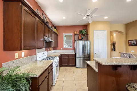 Kitchen - 49670 Wayne St, Indio, CA 92201 photo 4 of 7