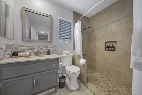 Bath - 80490 Paseo Tesoro, Indio, CA 92201 photo 2 of 2