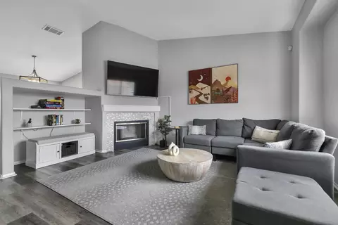 Living - 80490 Paseo Tesoro, Indio, CA 92201 photo 3 of 3