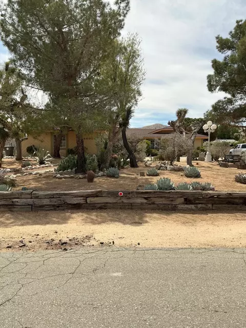 56605 Navajo Trl, Yucca Valley, CA 92284
