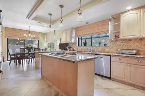 Kitchen - 79122 Starlight Ln, Bermuda Dunes, CA 92203 photo 2 of 4