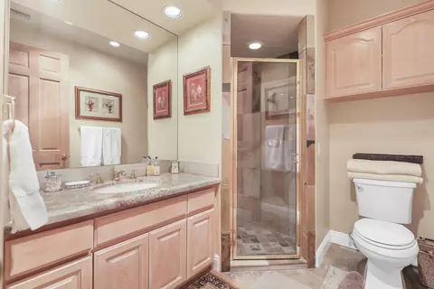 Bath - 79122 Starlight Ln, Bermuda Dunes, CA 92203 photo 2 of 3