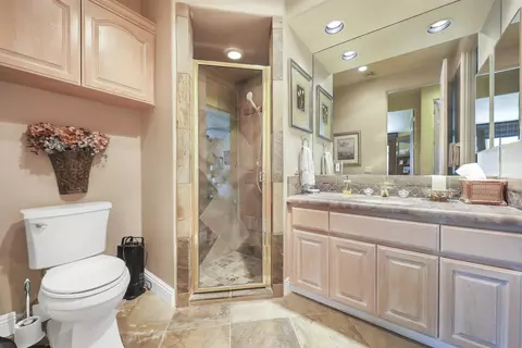 Bath - 79122 Starlight Ln, Bermuda Dunes, CA 92203 photo 3 of 3