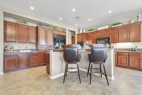 Kitchen - 57730 Cantata Dr, La Quinta, CA 92253 photo 1 of 2