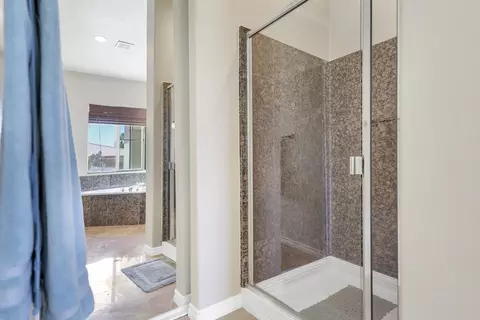 Bath - 57730 Cantata Dr, La Quinta, CA 92253 photo 3 of 4