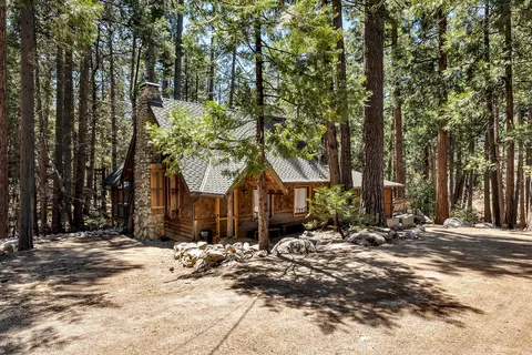 26299 Tahquitz Dr, Idyllwild, CA 92549