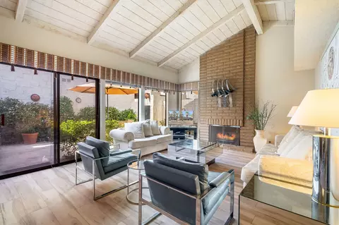 2355 S Gene Autry Trl, Palm Springs, CA 92264