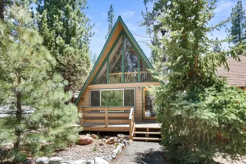 926 Sugarloaf Blvd, Big Bear City, CA 92314