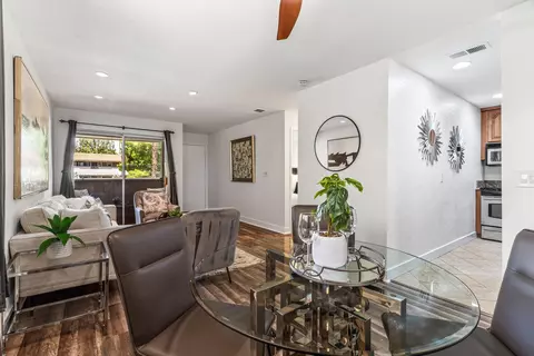 575 N Villa Ct, Palm Springs, CA 92262