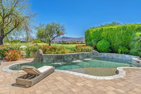 306 Loch Lomond Rd, Rancho Mirage, CA 92270