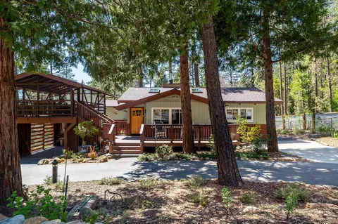 25445 Palomar Rd, Idyllwild, CA 92549
