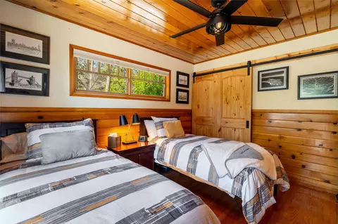 Bedroom - 25445 Palomar Rd, Idyllwild, CA 92549 photo 4 of 7