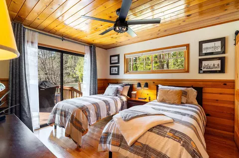 Bedroom - 25445 Palomar Rd, Idyllwild, CA 92549 photo 3 of 7