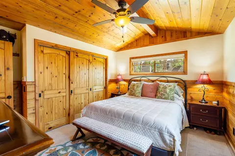 Bedroom - 25445 Palomar Rd, Idyllwild, CA 92549 photo 6 of 7