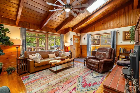 Living - 25445 Palomar Rd, Idyllwild, CA 92549 photo 4 of 5