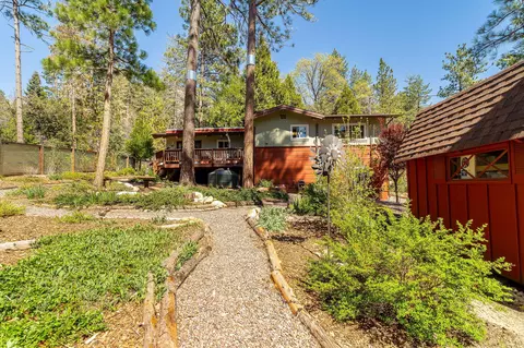 Exterior - 25445 Palomar Rd, Idyllwild, CA 92549 photo 16 of 21