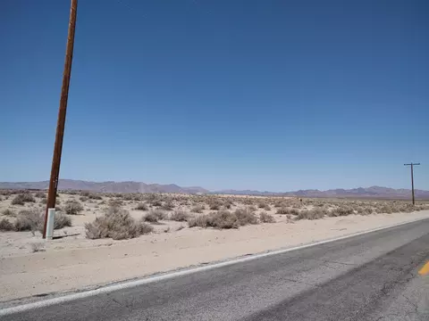 002 Camp Rock Rd Sherman Way, Lucerne Valley, CA 92356 photo 2