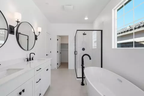 Bath - 84504 Malora Ct, Indio, CA 92203 photo 3 of 3
