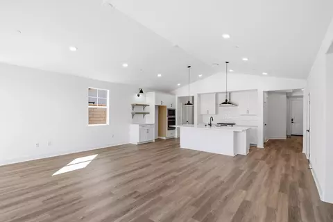 Living - 84504 Malora Ct, Indio, CA 92203 photo 4 of 8
