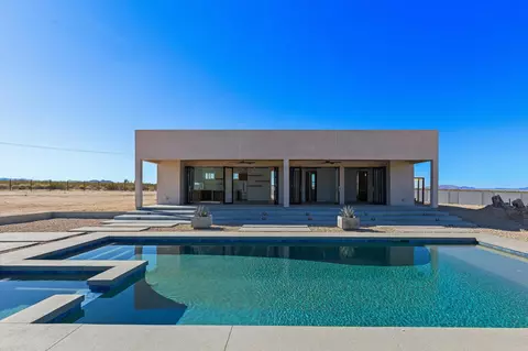 Exterior - 1925 Border Ave, Joshua Tree, CA 92252 photo 7 of 14