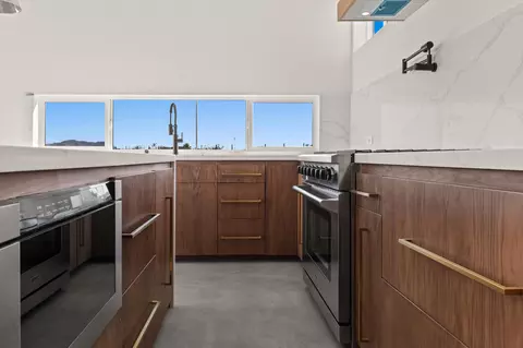 Kitchen - 1925 Border Ave, Joshua Tree, CA 92252 photo 3 of 6