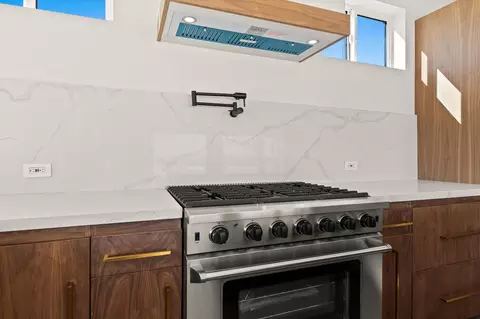 Kitchen - 1925 Border Ave, Joshua Tree, CA 92252 photo 4 of 6