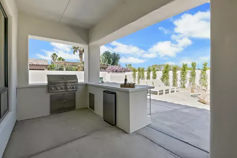 Kitchen - 48622 Meandering Cloud St, Indio, CA 92201 photo 7 of 8